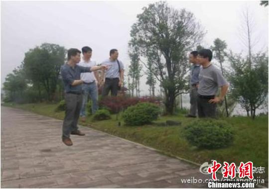 圖為余杭政府網(wǎng)站上的“懸浮”照片頁(yè)面。