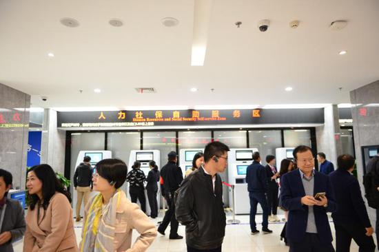 金華市行政服務中心內。浙江省人社廳供圖