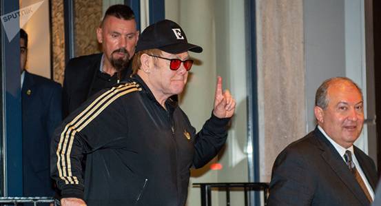 艾爾頓·約翰(圖源:俄羅斯衛(wèi)星通訊社)  艾爾頓·約翰(圖源:俄羅斯衛(wèi)星通訊社)