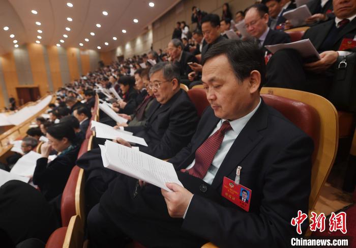 圖為浙江省十三屆人大三次會(huì)議現(xiàn)場(chǎng)。　王剛 攝