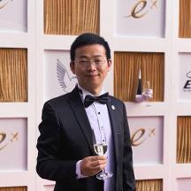 旅美經(jīng)濟學家向凌云教授獲聘為利比里亞共和國特邀經(jīng)濟顧問