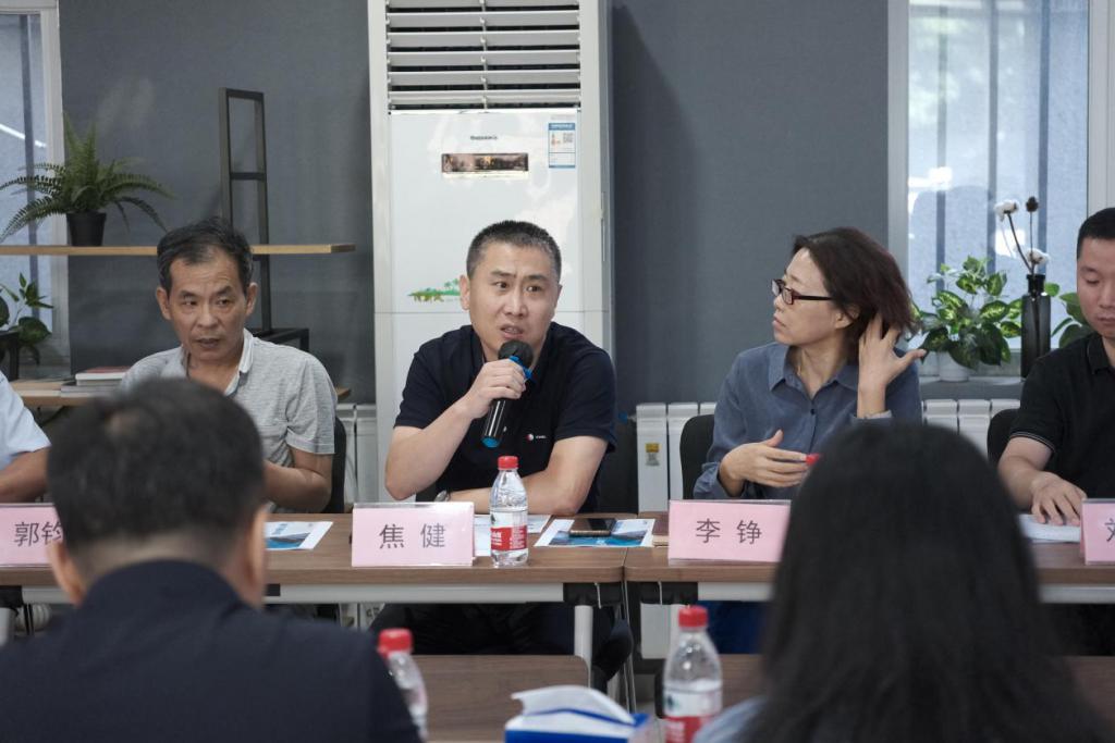 “發(fā)現(xiàn)北京新經(jīng)濟(jì)增長(zhǎng)點(diǎn)——集成電路設(shè)計(jì)產(chǎn)業(yè)”專題研討會(huì)在京舉辦