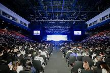 機(jī)甲教父孫世前于2023全球新經(jīng)濟(jì)大會(huì)宣布：中方機(jī)甲備戰(zhàn)完畢！