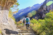 準(zhǔn)備一雙兒童運(yùn)動鞋，讓孩子勇敢探索