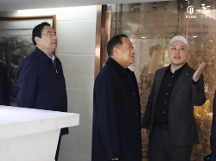 全國第十二屆政協(xié)副主席劉曉峰同陜西省市領(lǐng)導(dǎo)考察民營企業(yè)家孫紅濤共話創(chuàng)新發(fā)展