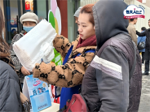 維達(dá)集團(tuán)旗下包大人亮相滬上慈善集市，公益推動(dòng)銀發(fā)經(jīng)濟(jì)深耕